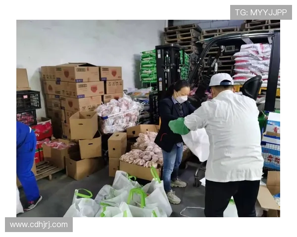 在小区碰到吕小军，手拎的买菜袋比我月薪还贵，我当场懵了