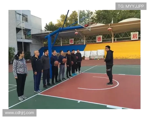 篮球比赛中后场规则的具体定义与违例判罚标准全面解析